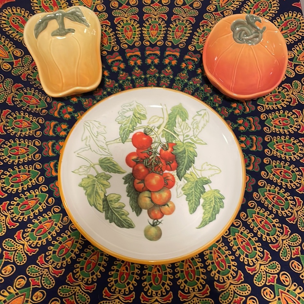 Williams-Sonoma Dinner plate and two spoon rests or dip bowls EU!